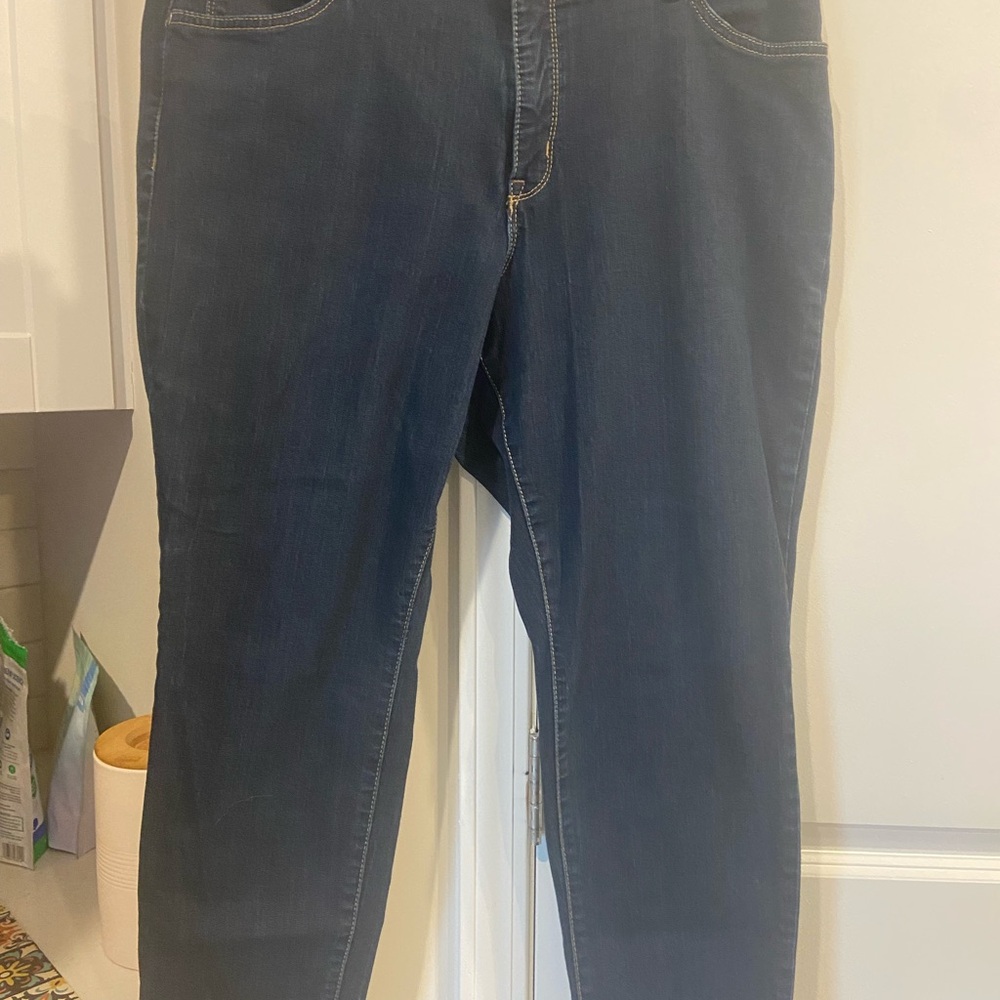 Women's blue Jeans.  Like new condition.  Smoke free home. 16Wshort